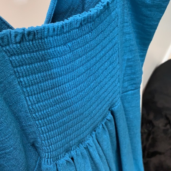 Beautiful Teal adjustable strap dress - Picture 7 of 9